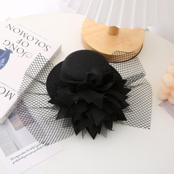 Шляпка на заколке карнавальная с большим цветком 13 см цвет черный