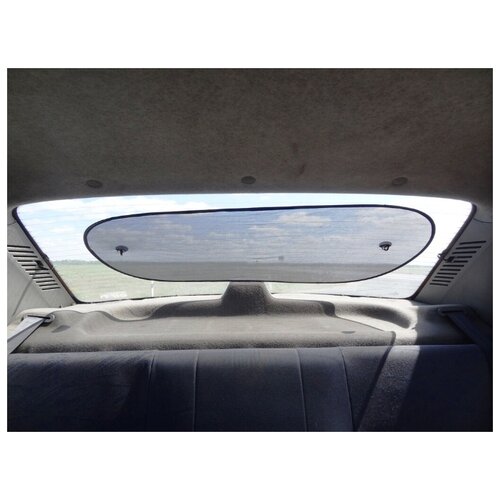 Шторка солнцезащитная в автомобиль на задне стекло 100х50 см на присосках