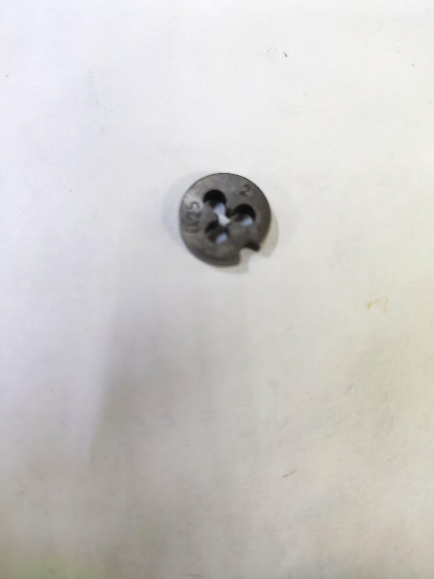 Плашка М 2*0,25 Р6М5