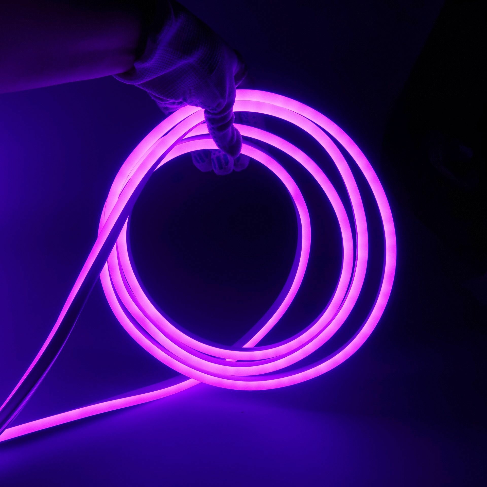 Гибкий неон 220в, LUX 8х16, 144 Led/m,11W/m, фиолетовый, 10 метров - фотография № 12