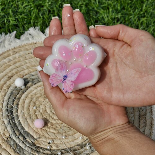 Таба сквиш лапка котика большая белая с розовыми подушечками без шерсти с бабочкой 200₽