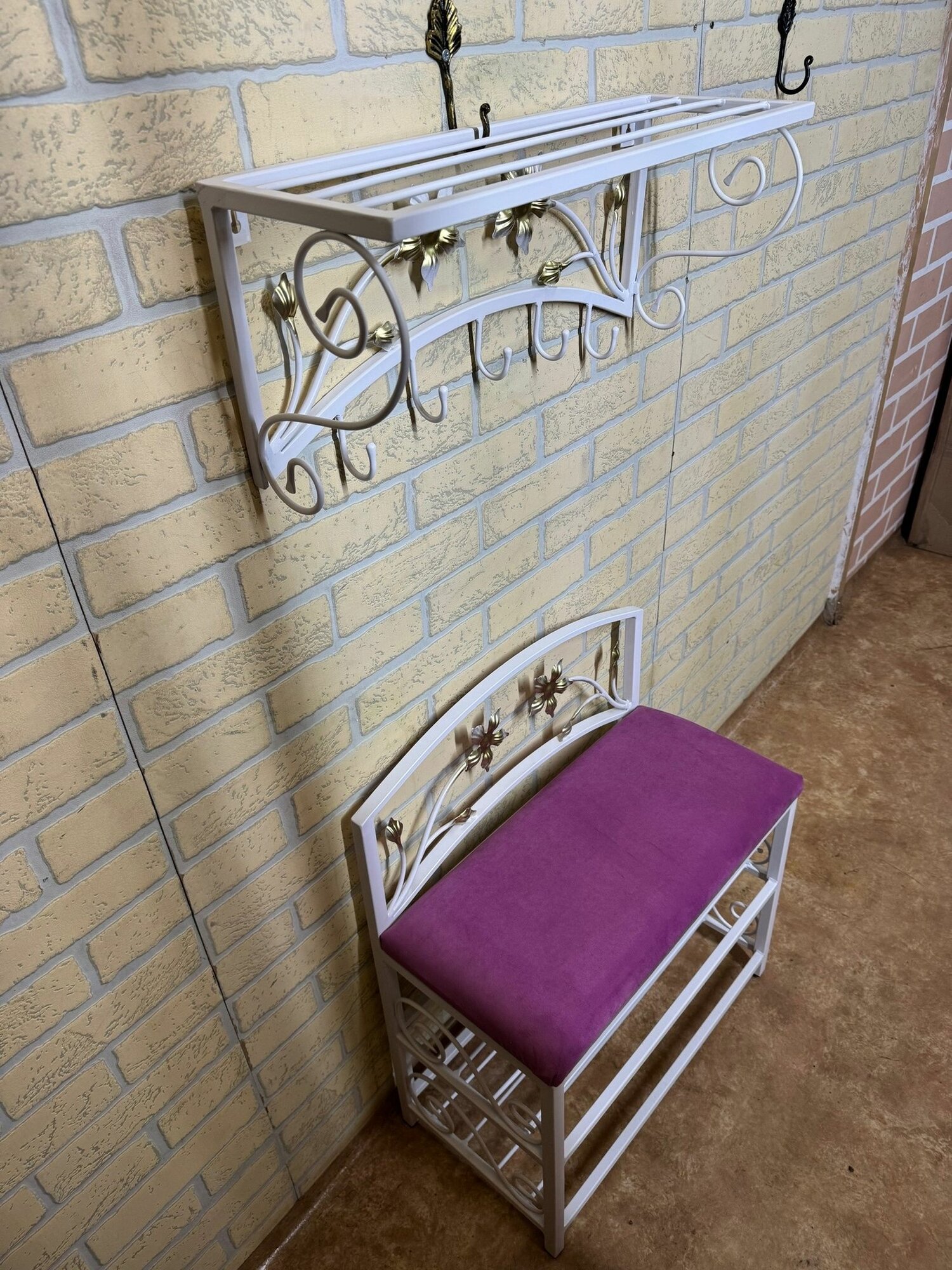 Кованая прихожая, Студия кованой мебели Нива, цвет белый/розовый — фото 1