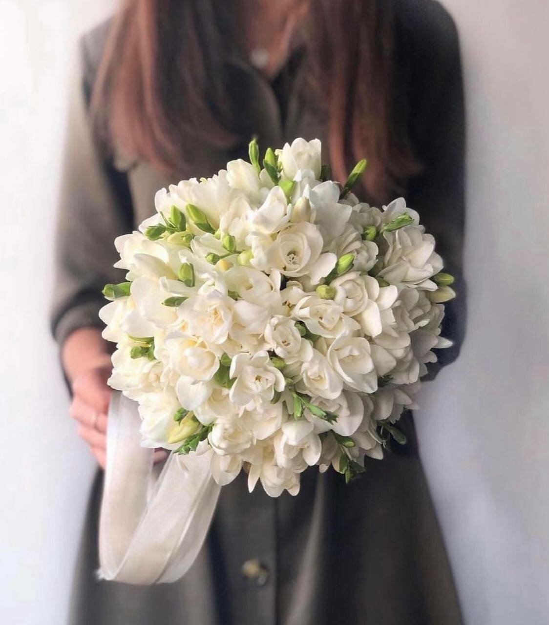 Премиум сведебный букет из белых фрезий 51 шт премиум цветы шикарный красивый букет цветов фрезии.