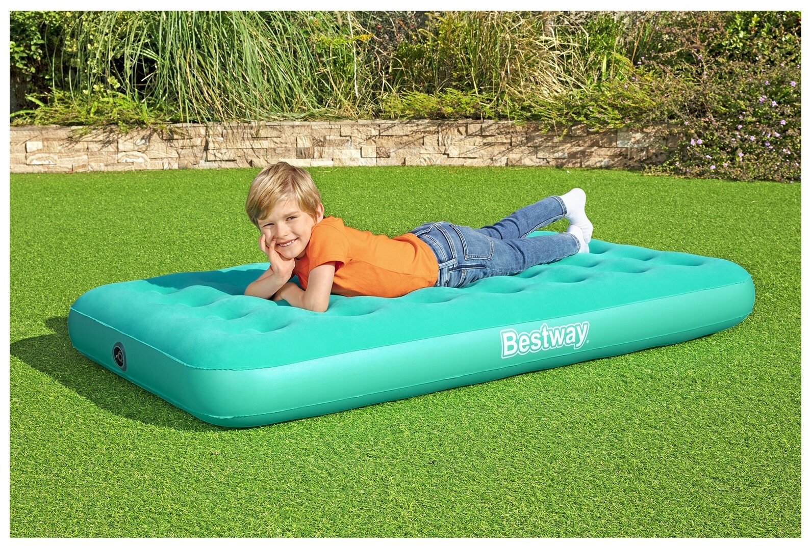 Кровать (Матрас) надувной DrowsyDreamer с ручным насосом 158x89x18 см Bestway 67918 - фото №4