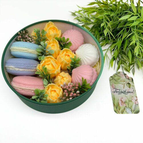 Подарочный набор мыла ручной работы Тюльпаны и макаруны набор мыла ручной работы к 8 марта тюльпаны в подарочной упаковке