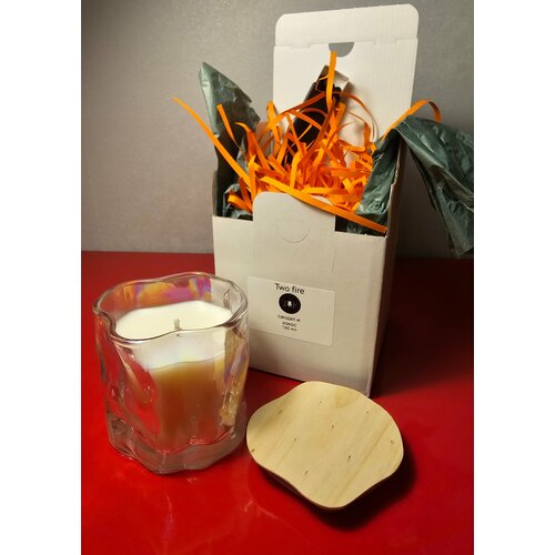 Ароматическая свеча Two Fire в фигурном стакане