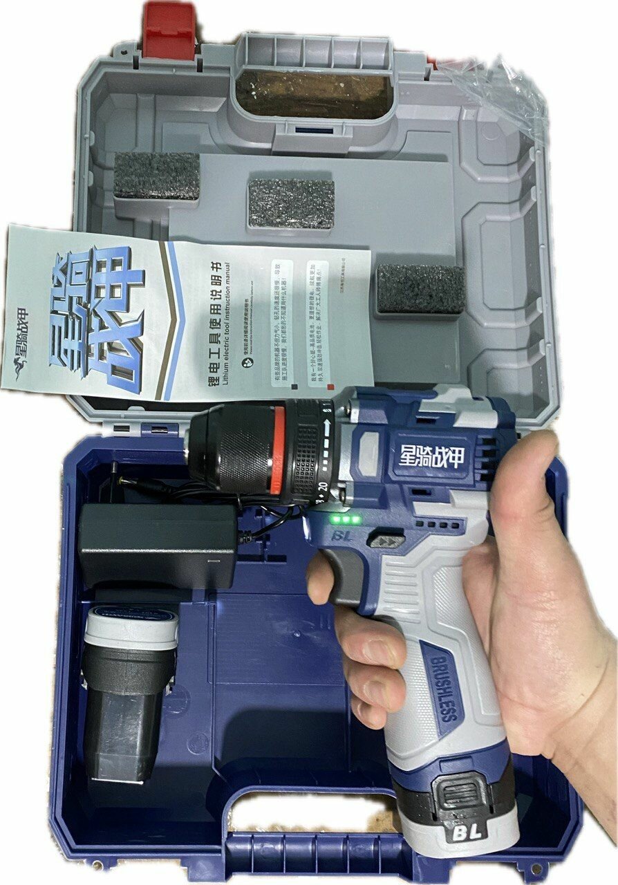 фото Дрель-шуруповерт аккумуляторная Бесщеточный двигатель Высокая мощность, 18-вольтовых, Поставляется с двумя аккумуляторами и зарядным устройством