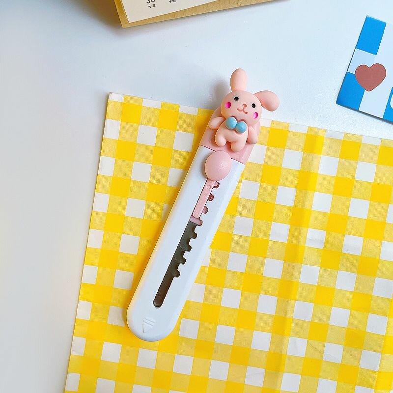 Нож канцелярский с зажимом "Зайчик", 9 мм, цвет розовый