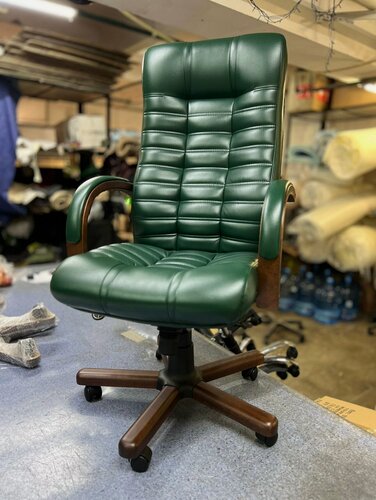 Изображение товара Кресло офисное\магазин кресел\ Атлант Лагуна, с механизмом качания и газлифтом