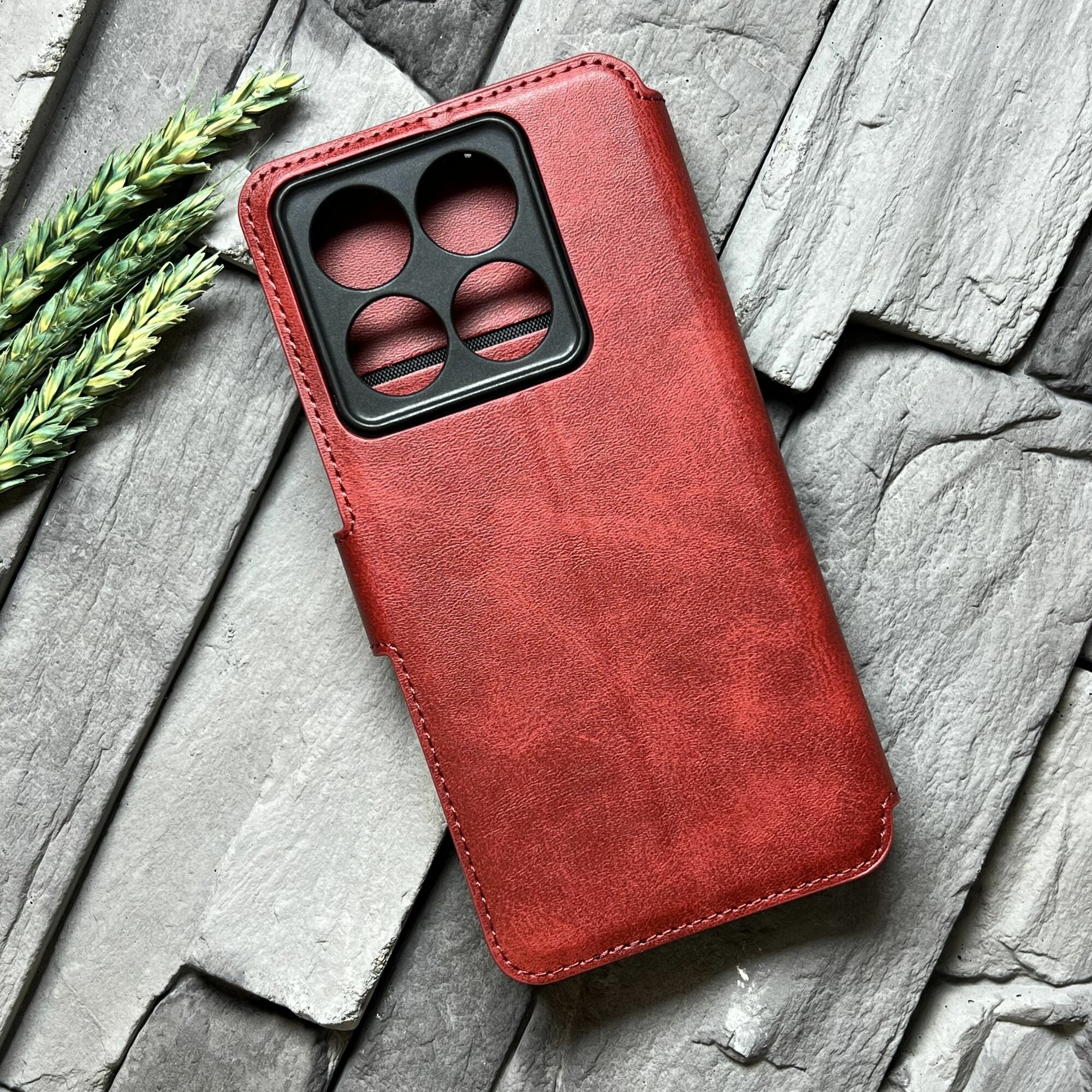 Чехол книжка для Xiaomi 14T Pro кожаный с магнитной застежкой / Сяоми 14Т Про с хлястиком, с функцией подставки, красный — фото 1