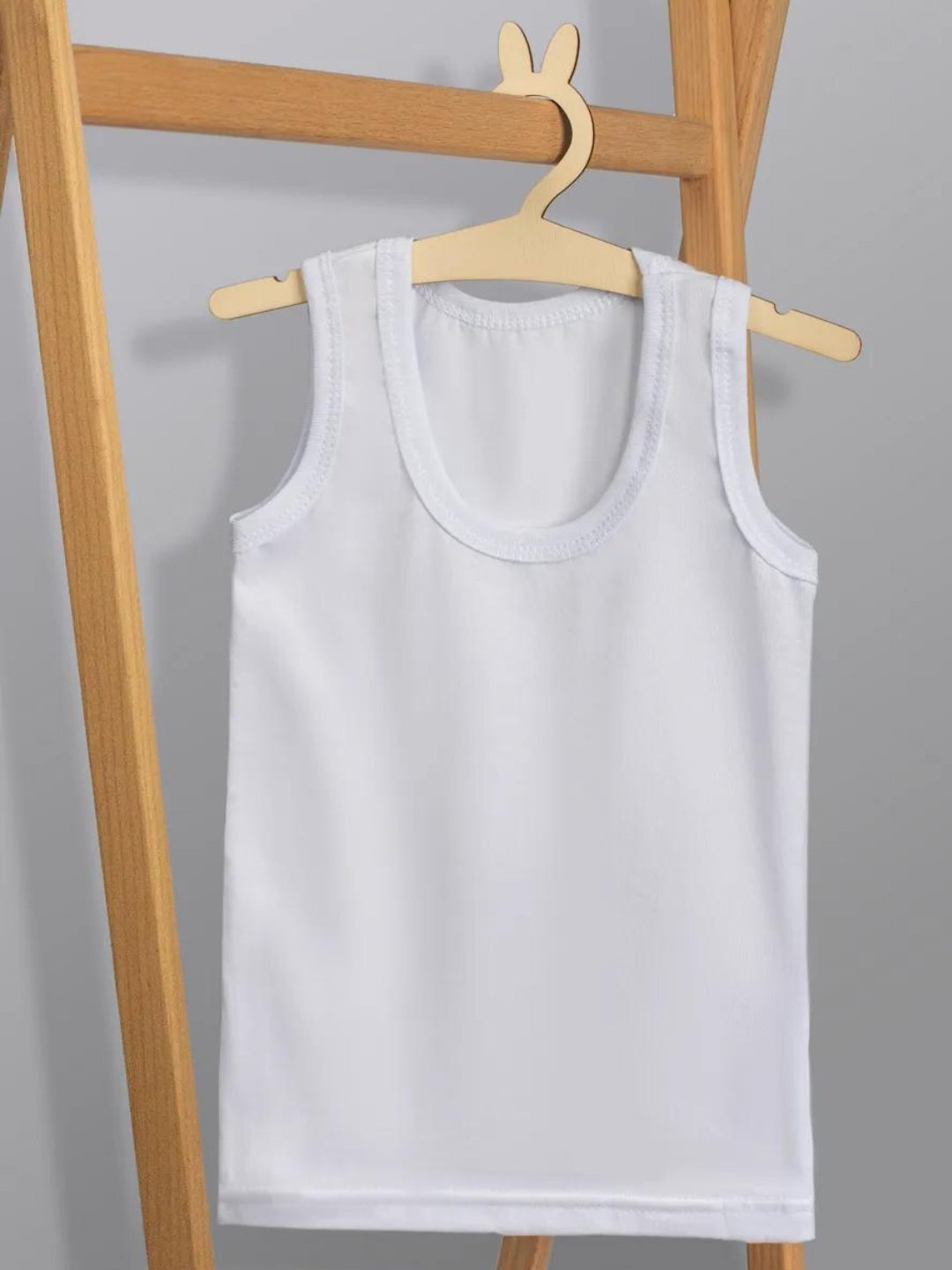 Материал: 100% хлопок Цвет: белый (также возможны другие цвета) Фасон: классический, подходит для спорта