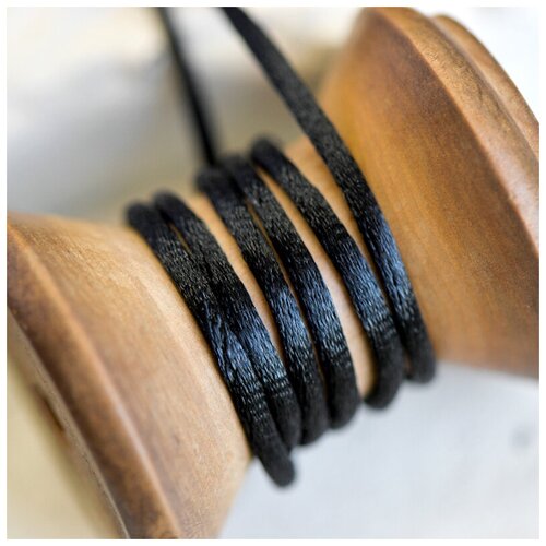 Шнур атласный 2 мм 20 метров для шитья / рукоделия / кумихимо, цвет черный