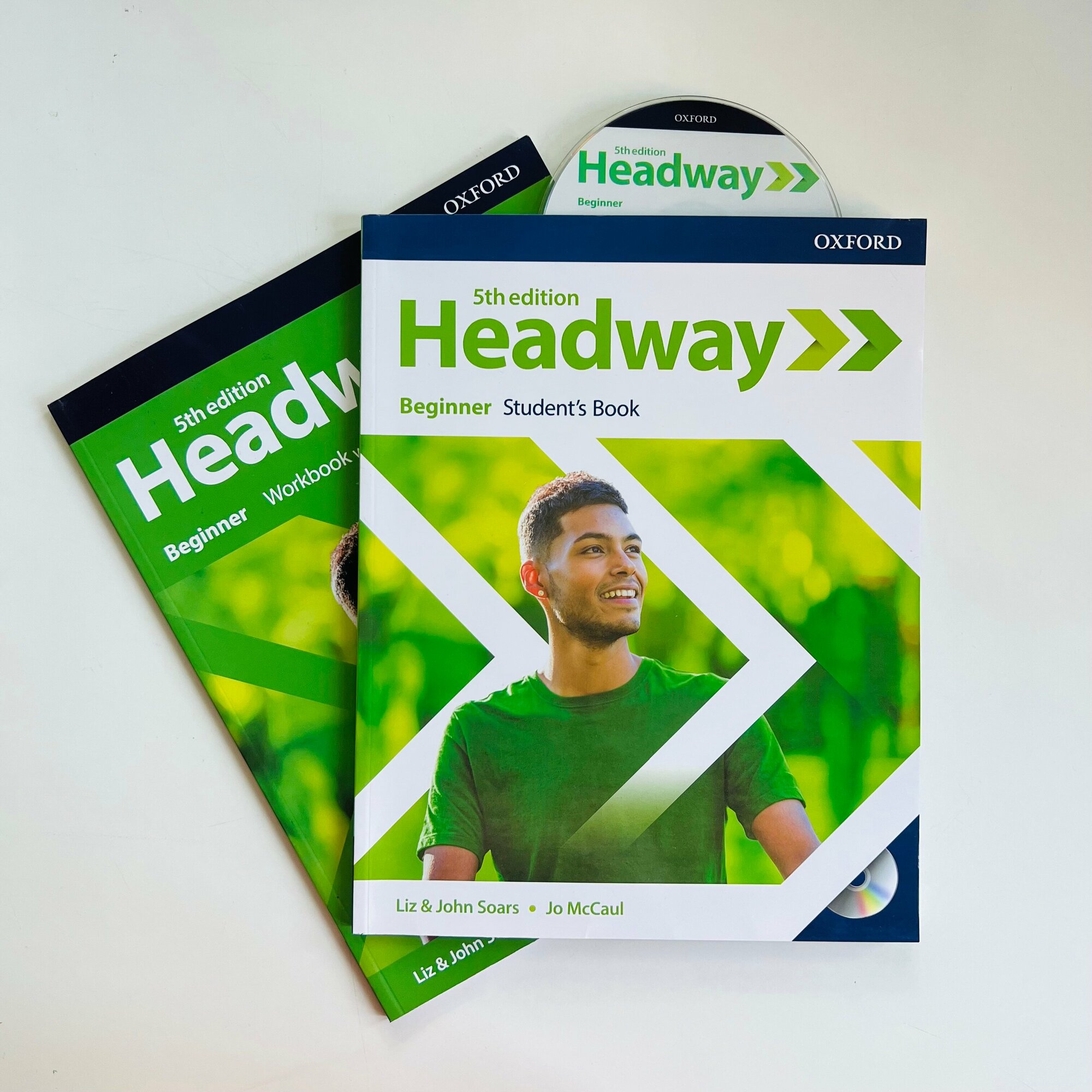Headway Beginner Комплект Учебник + Тетрадь + CD +QR- код доступа к интернет ресурсу 5 издание.