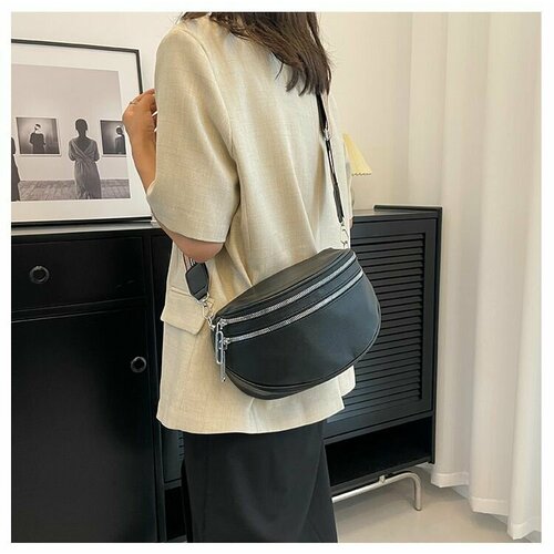 фото Сумка седло , фактура гладкая, черный, золотой нет бренда