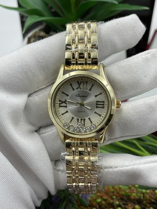 фото Женские наручные часы CHOPARD с металлическим ремешком в подарочной упаковке