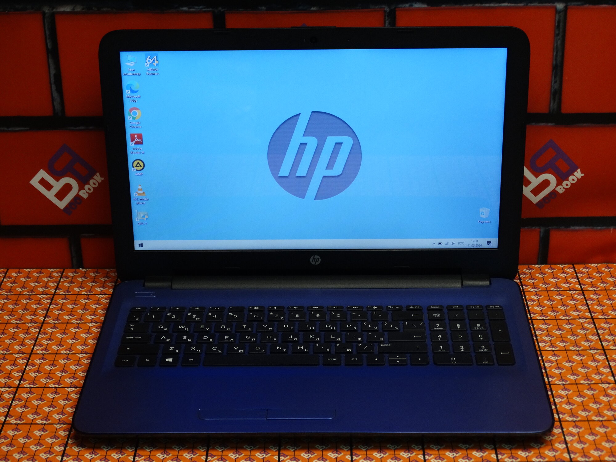 Ноутбук HP 15" Windows 10/i3-6006U 2.0 ГГц./R5 M330 2 GB/8 DDR4/240 GB SSD/1 TB HDD/4 Hours/