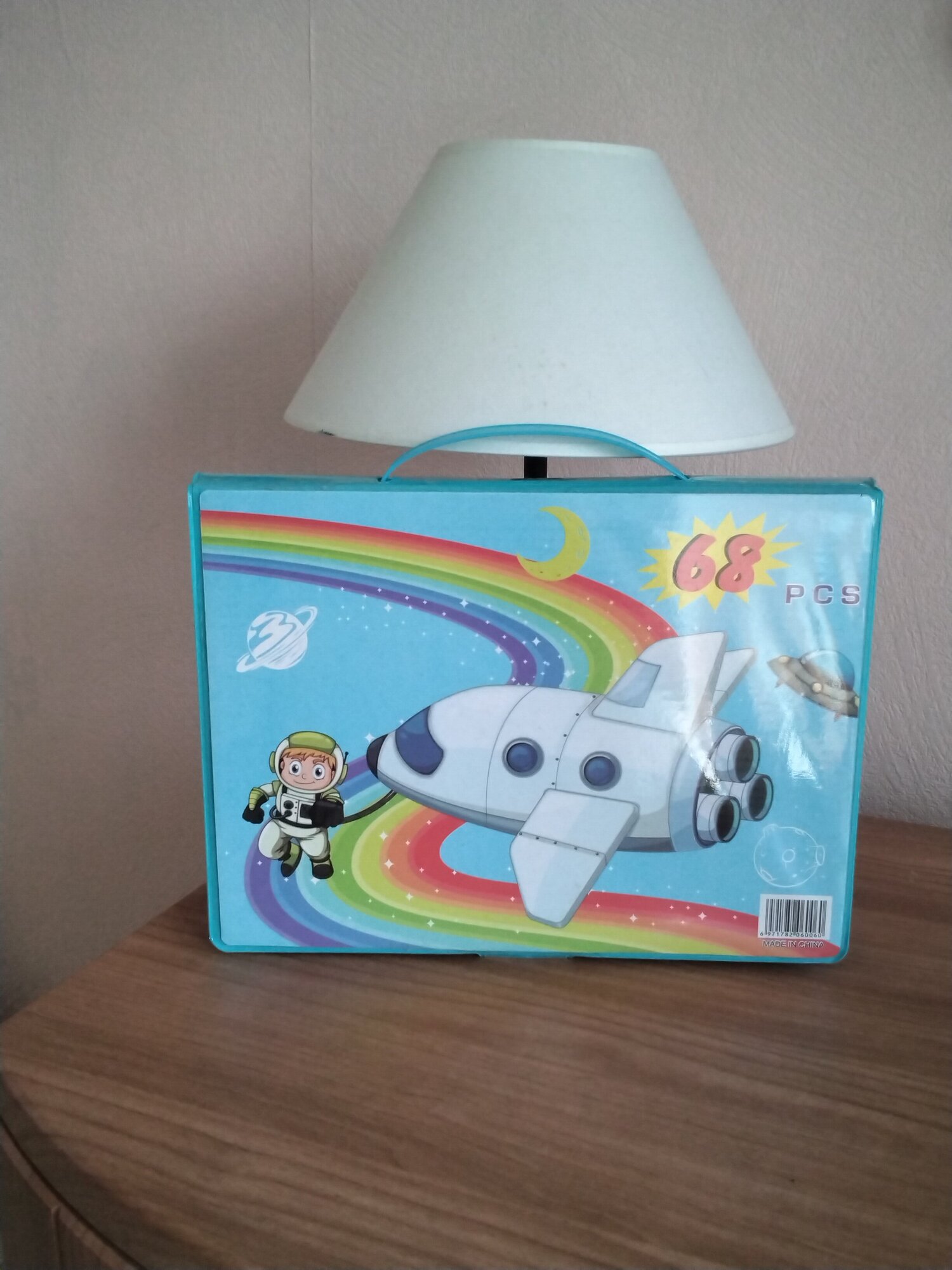 Набор для детского творчества Basir 68, в голубом портфеле с космонавтом.