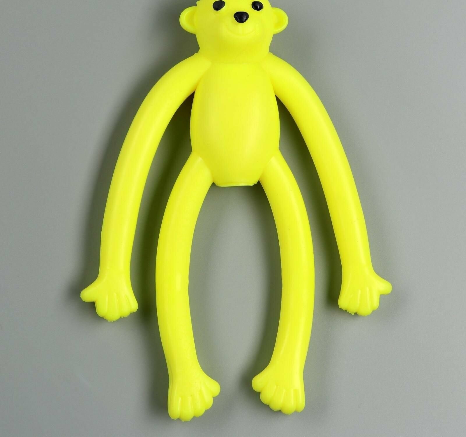 Игрушка для собак "Обезьяна" с пищалкой, 19,5 см, силикон, жёлтая - фотография № 2