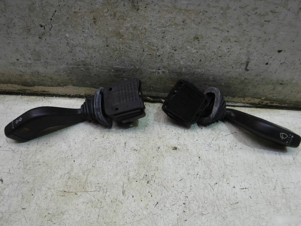 Переключатель подрулевой Chevrolet Viva I (2004—2008) 90560990