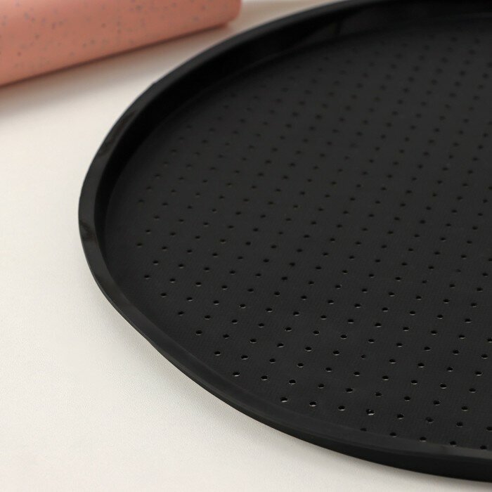 Коврик силиконовый перфорированный круглый Доляна, 35×1,5 см, цвет чёрный - фотография № 5
