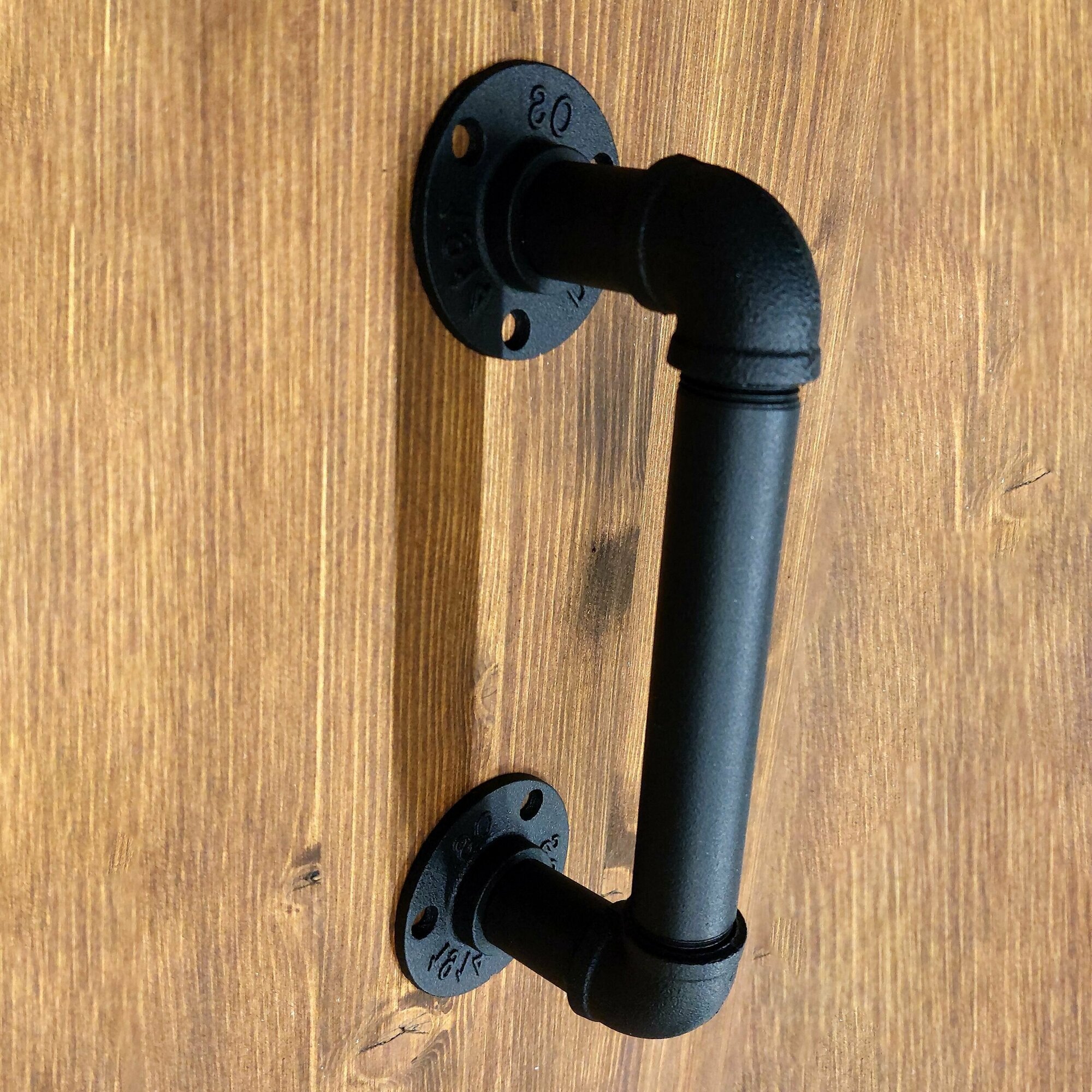 Дверная ручка из труб в индустриальном стиле, лофт