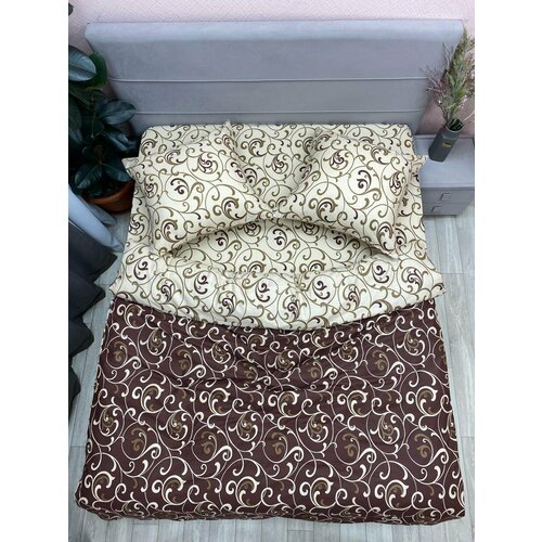 коричневый