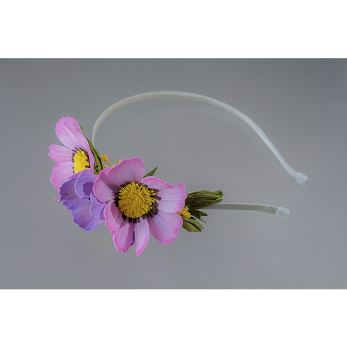 Ободок с цветами космеи