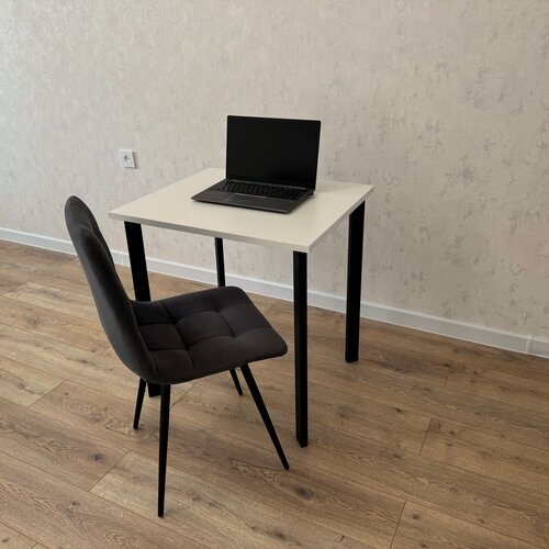 Изображение товара Стол письменный 70*60 см Черные ножки. 22 мм столешница. Компьютерный, офисный, рабочий.