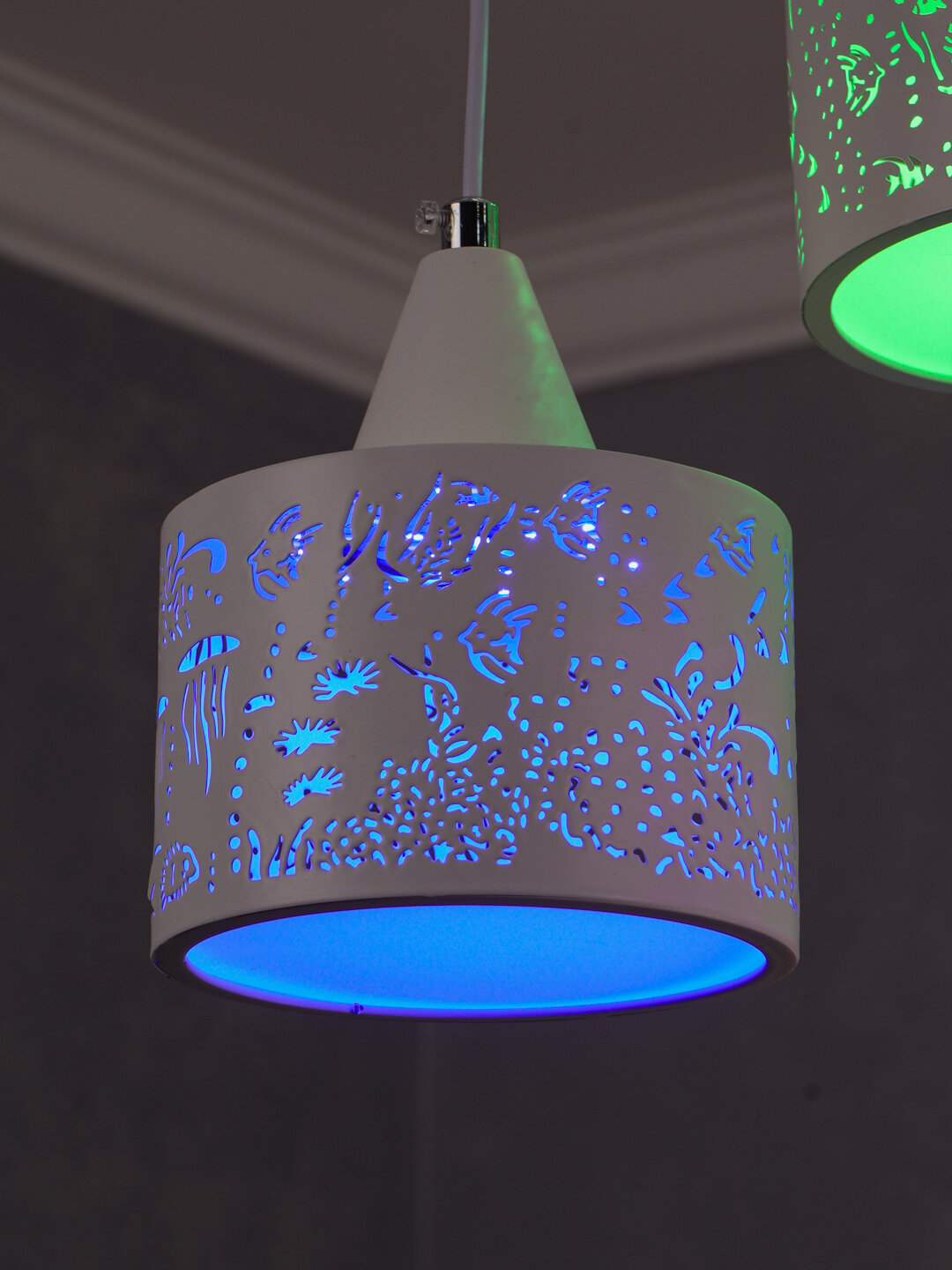 Люстра RGB, светится 6 разными цветами, регулировка высоты, для спальни и детской, Конфетный — фото 1