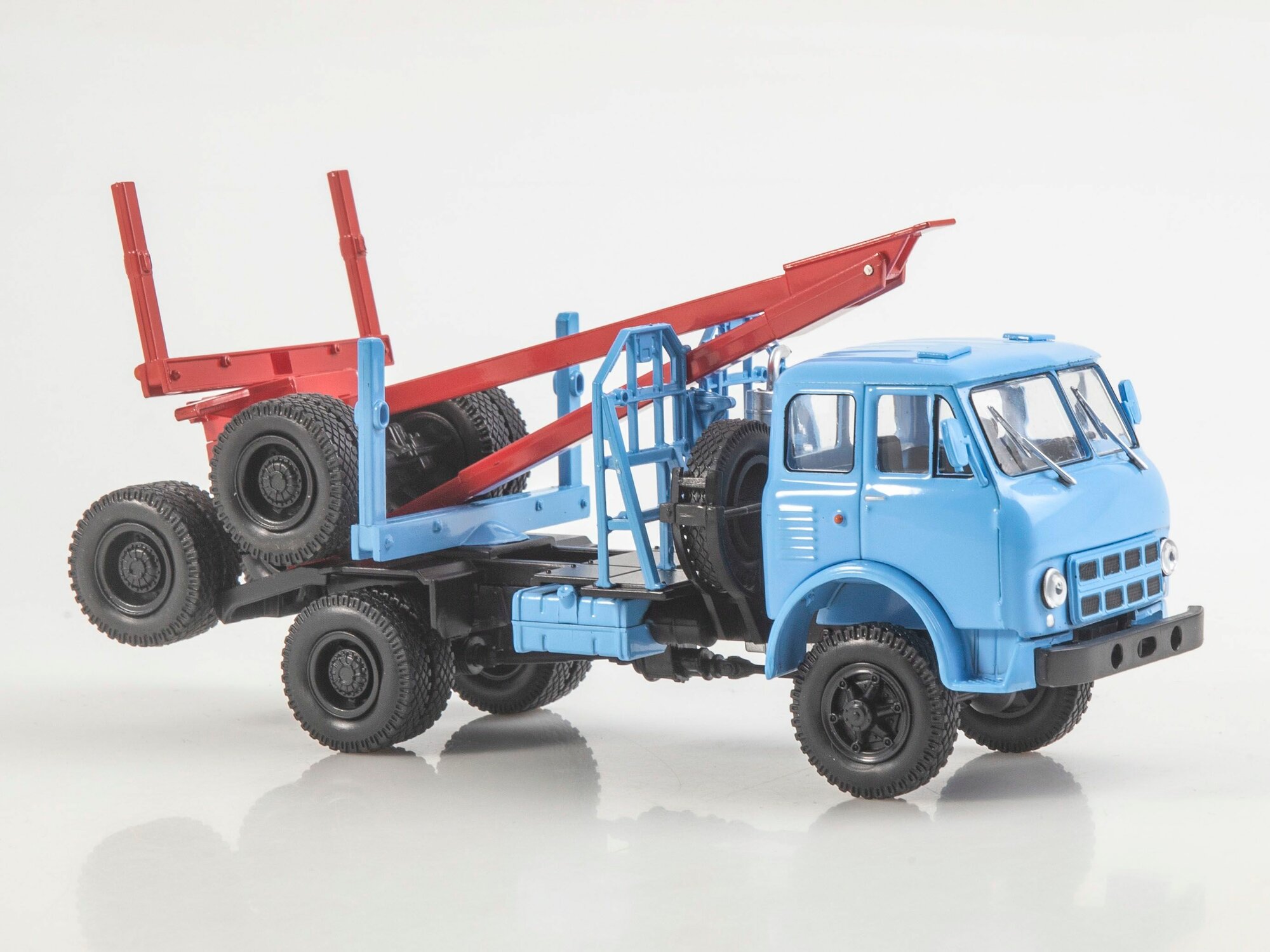 Легендарные грузовики СССР №116 - МАЗ-509А лесовоз — фото 1