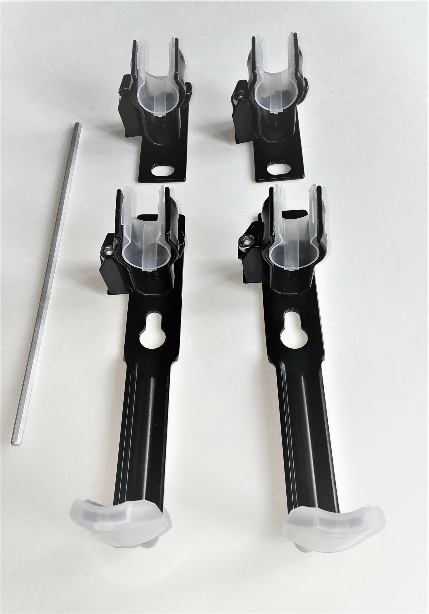 фото Монтажный комплект креплений EasyFix SMB2T (2 штуки) для радиатора Zehnder Charleston цвет чёрный