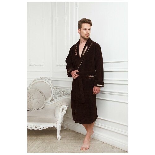 фото Коньячный мужской халат с декоративной вышивкой polens