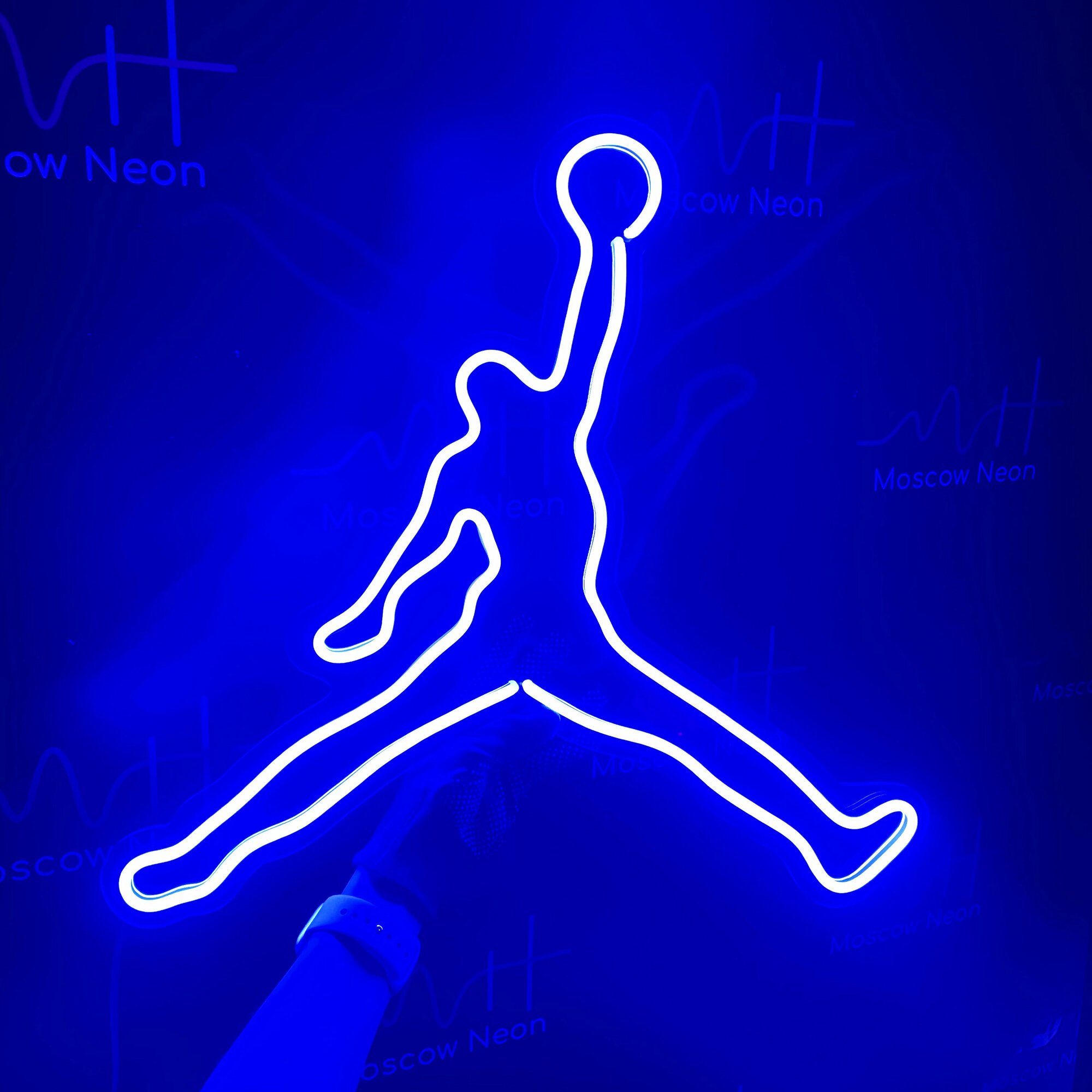 Неоновая вывеска / светильник декоративный в виде логотипа Nike Jordan (Джордан) с диммером - фотография № 4