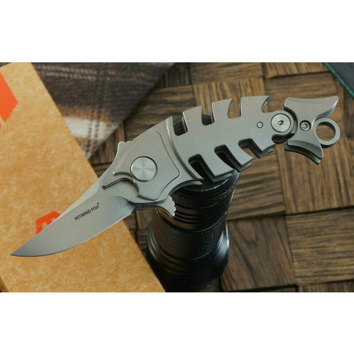 фото Складной нож-брелок petrified fish helmet pf-900 w