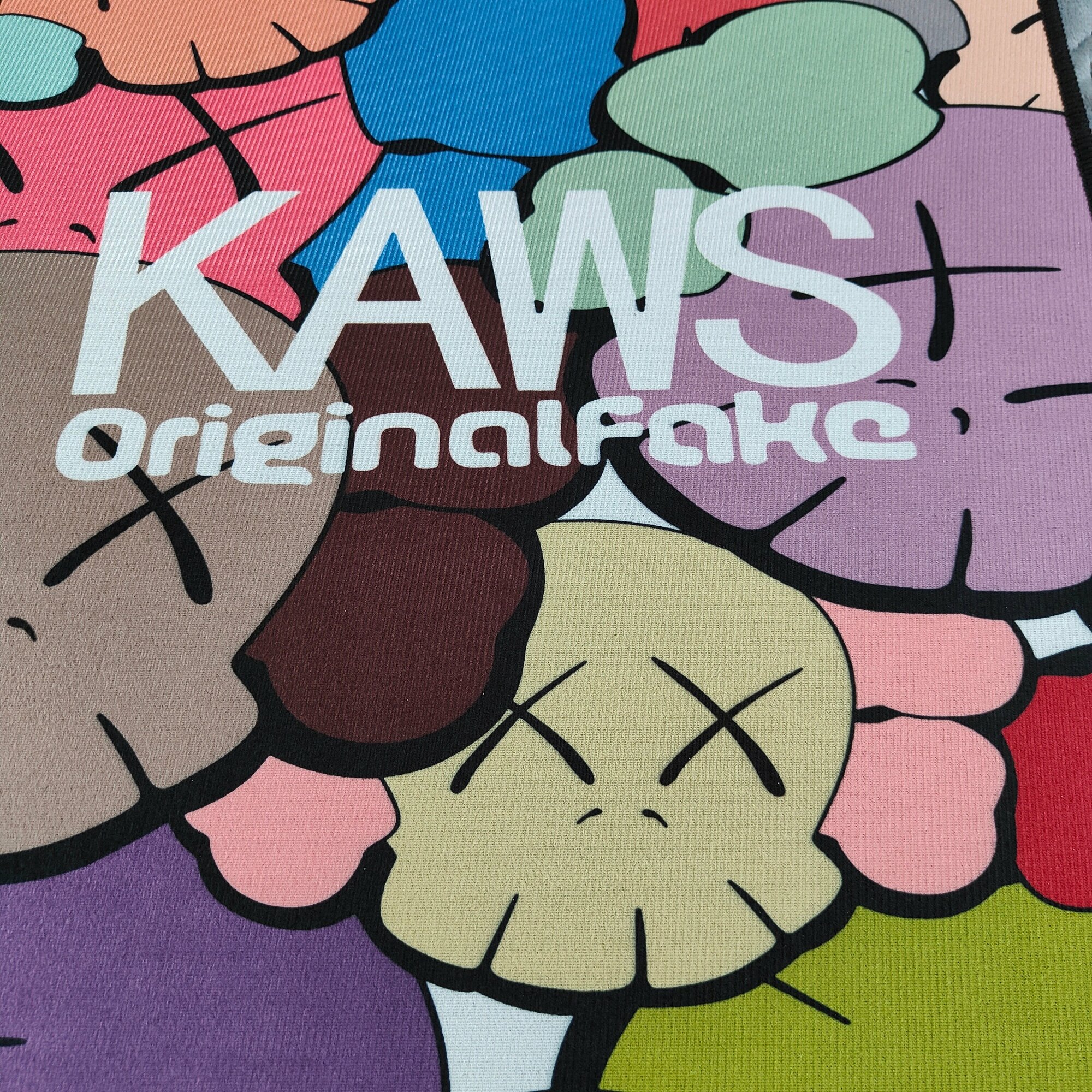 Ковер безворсовый KAWS Companion/Кавс 50х80см. Коврик универсальный, в ванную комнату, в прихожую, противоскользящий07__ — фото 1