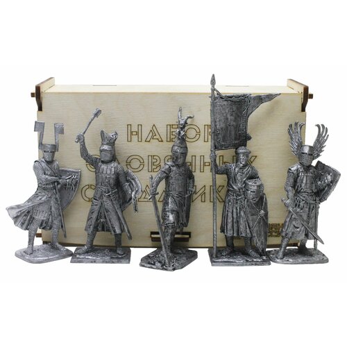 Германские средневековые рыцари и воины №3ЕК (5 н/к) набор оловянных солдатиков некрашеных в фанерной коробке