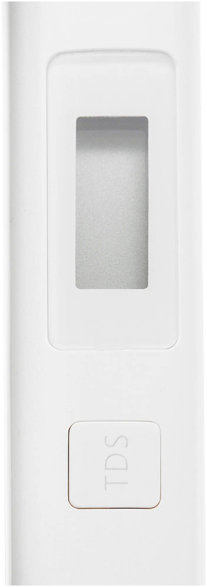 Чёткий дисплей тестера с крупными цифрами, видимыми при дневном свете