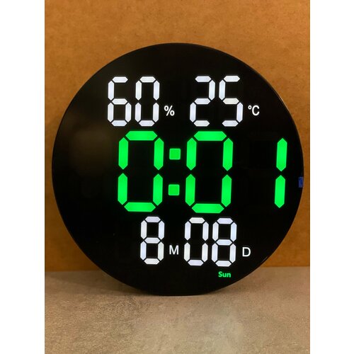Часы настенные электронные круглые, с датой и будильником, зеленый