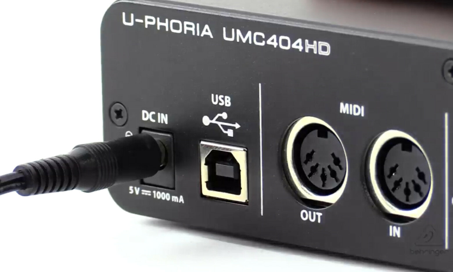 Внешняя звуковая карта BEHRINGER U-PHORIA UMC404HD