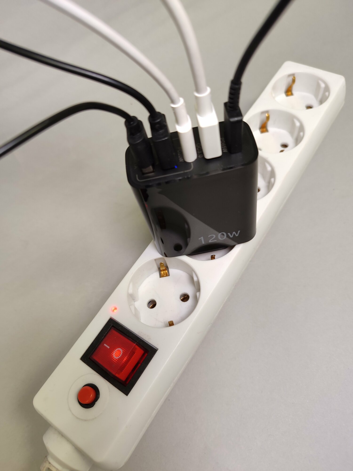 Быстрая зарядка 120W, блок питания на 5 портов, сетевой адаптер — фото 8