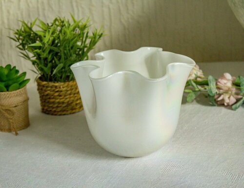Декоративная ваза атласная волна, стекло, белая с перламутром, 14 см, EDG 108331-10