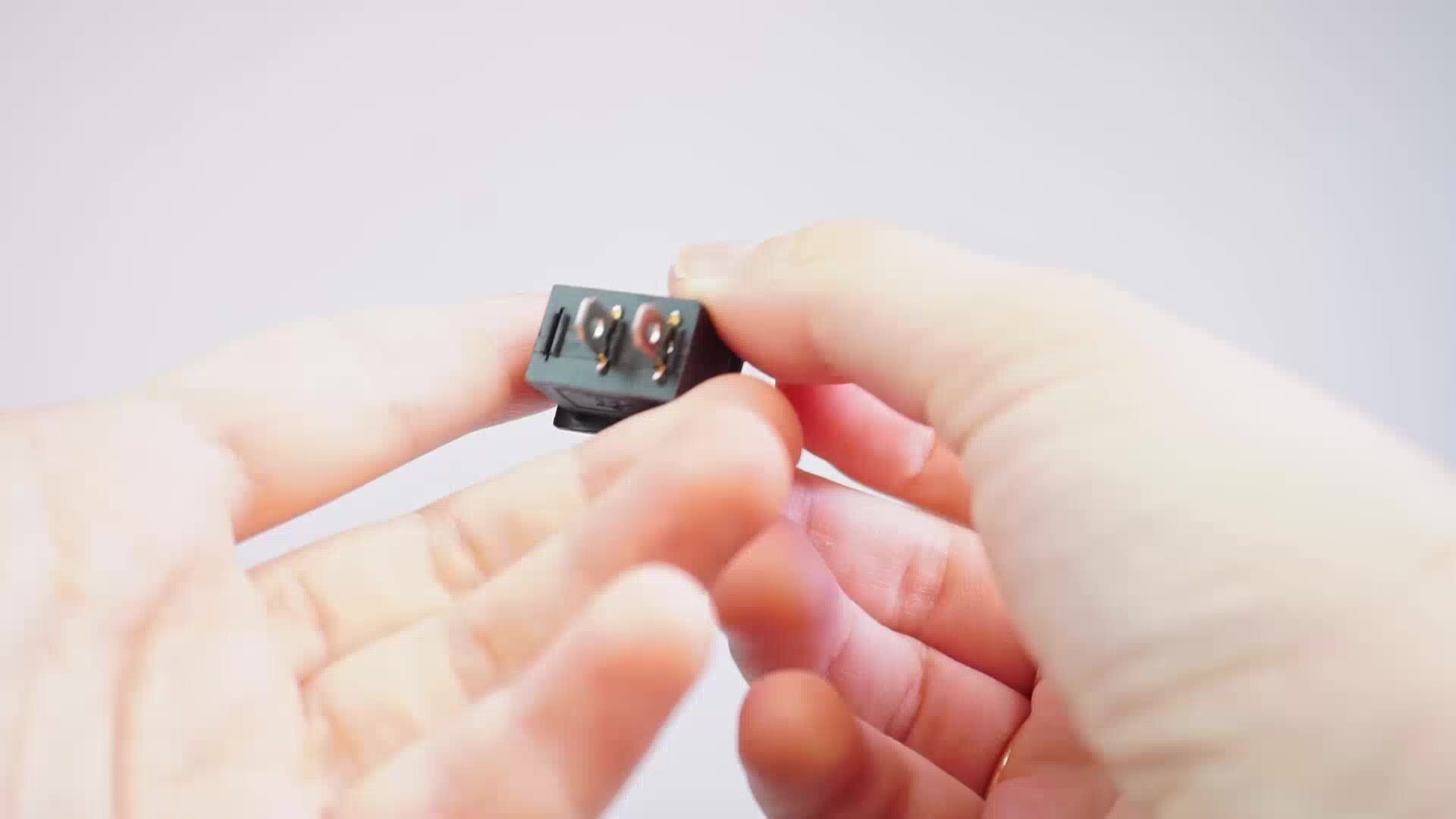 Выключатель для китайской бензопилы 5200 52cc 120056, пластик — фото 1