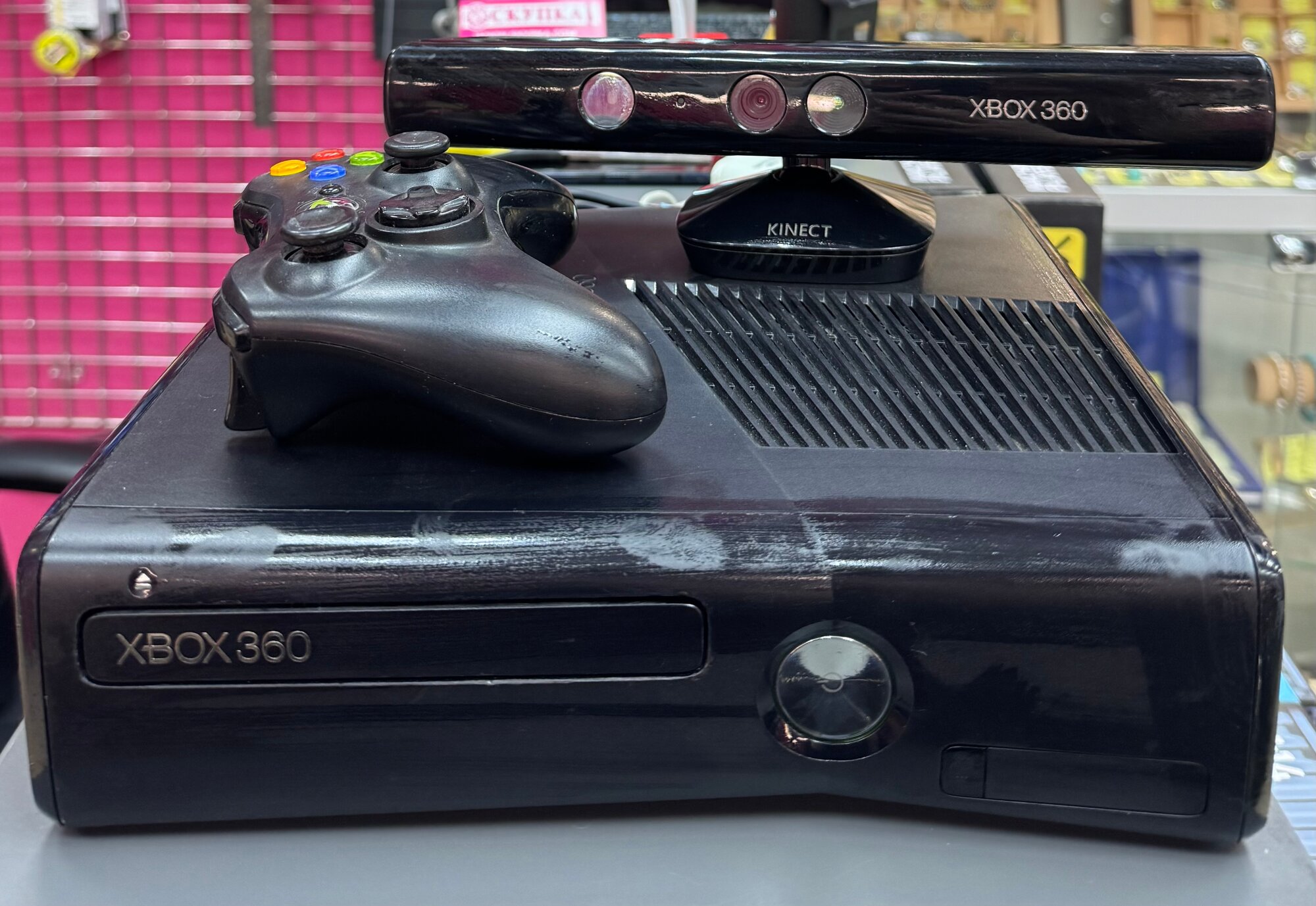 Игровая приставка Microsoft Xbox 360S 3ГБ HDD + Kinect в комплекте , черный