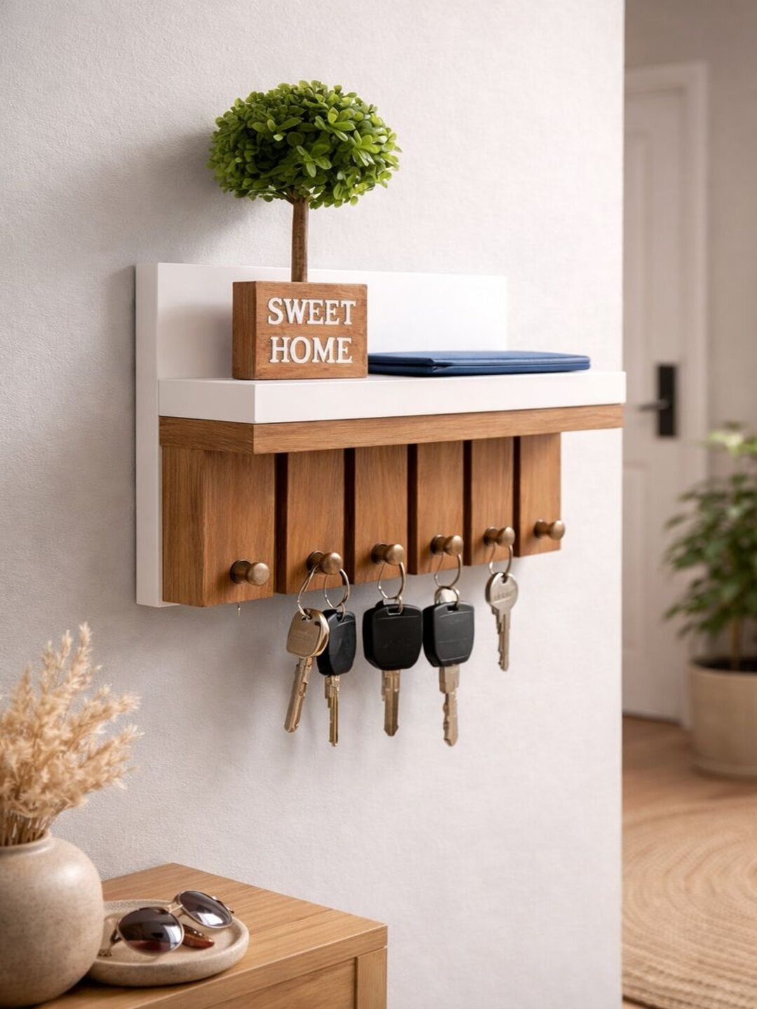Настенная полка для ключей с полкой и крючками — фото 1