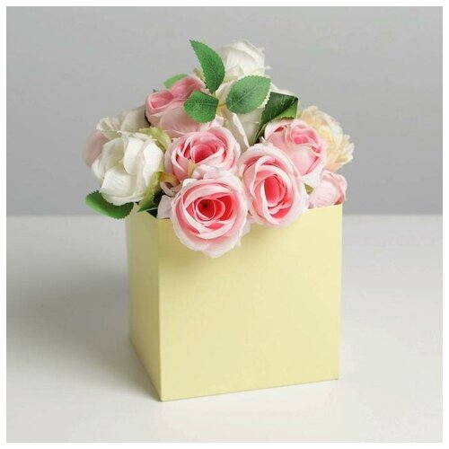 Коробка для цветов с PVC крышкой, желтая 12 х 12 х 12 см