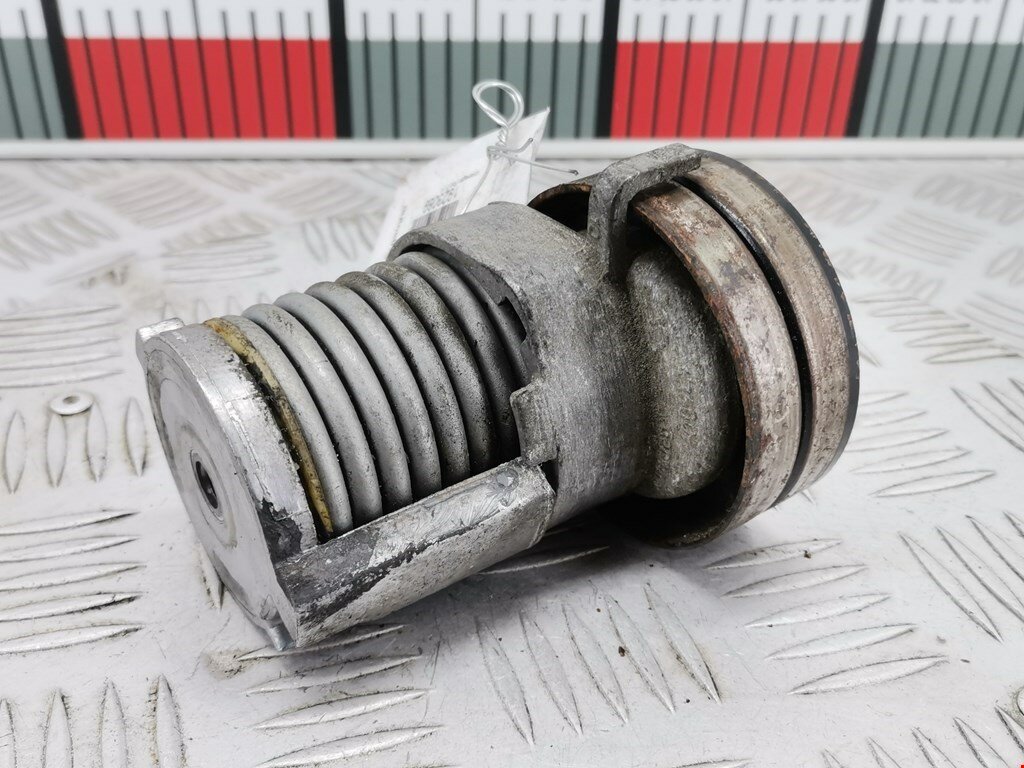 Натяжитель ремня генератора (приводного поликлинового ремня Volkswagen Polo 3 030145299F арт. 1923089