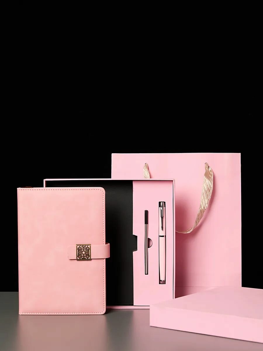 Подарочный набор ежедневник с ручкой недатированный А5 розовый — фото 1