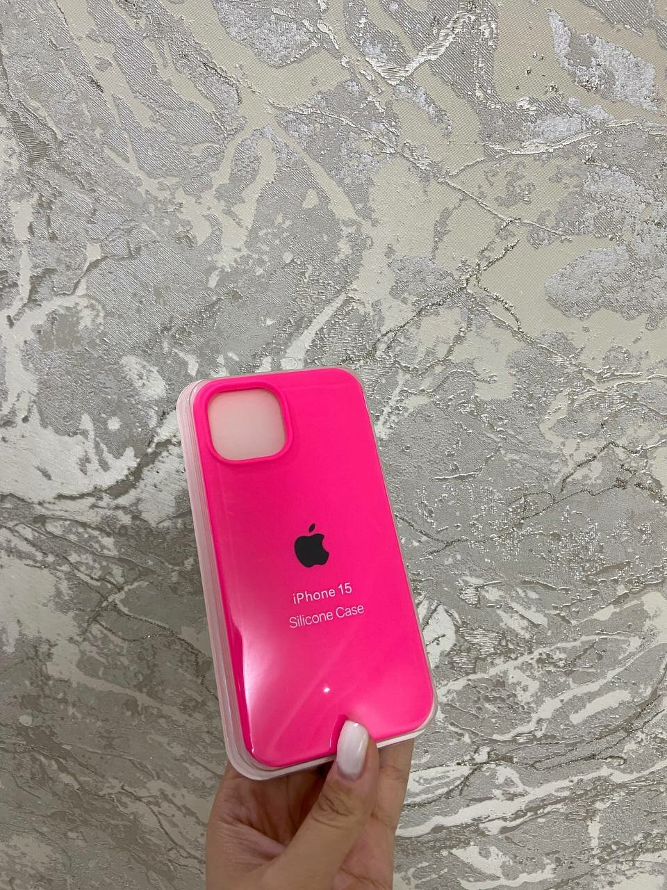 Чехол "ярко-розовый", для iPhone 15, силикон, матовый, противоударный — фото 1