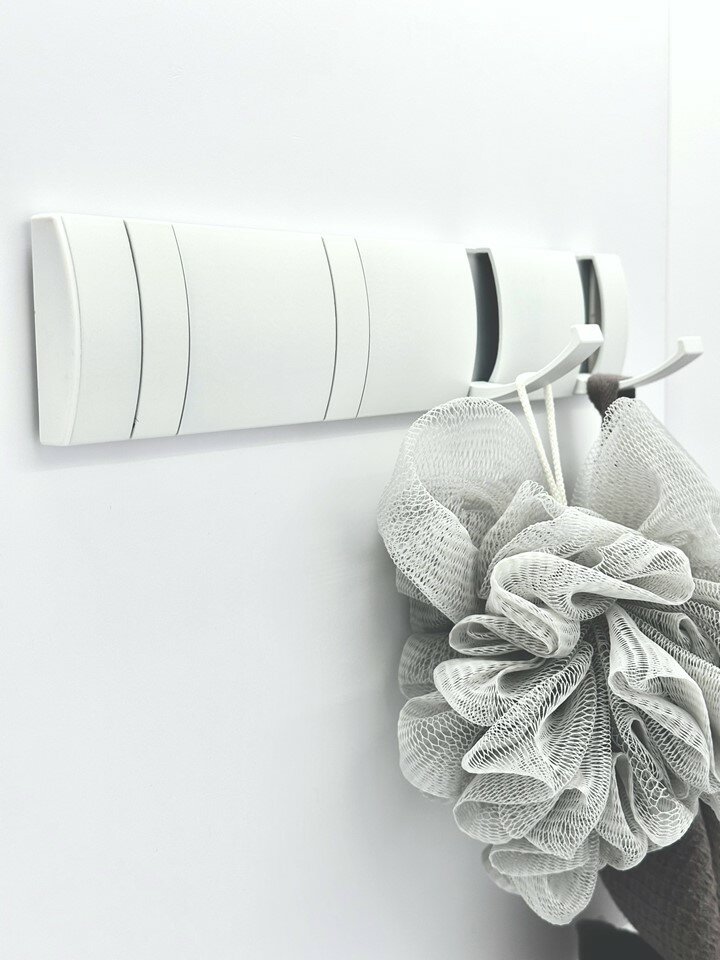 Вешалка настенная металлическая 4 складных крючка цвет белый матовый