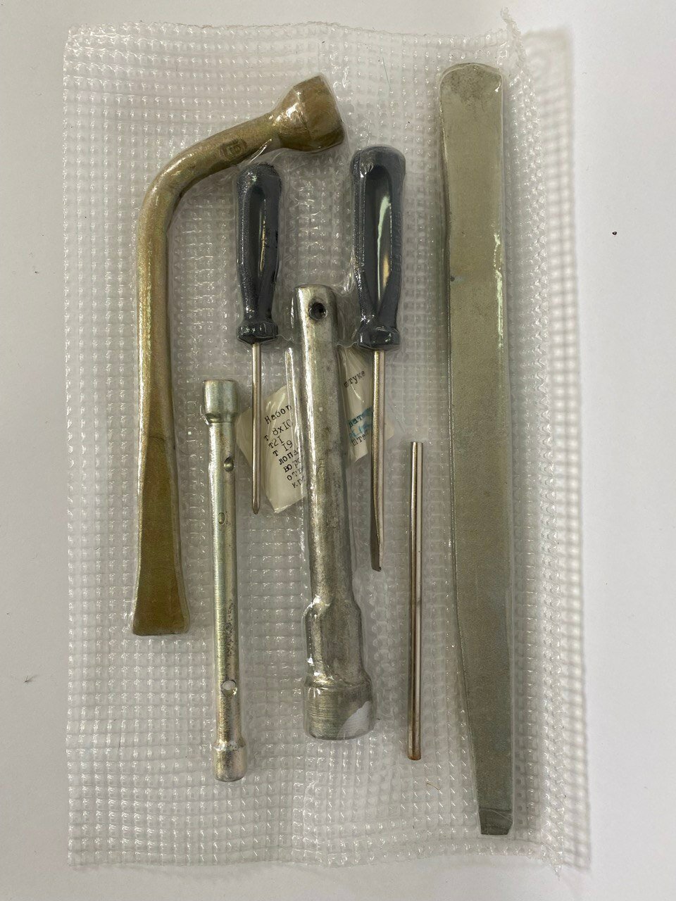 Набор инструментов для автомобиля ВАЗ   2  7 предметов 